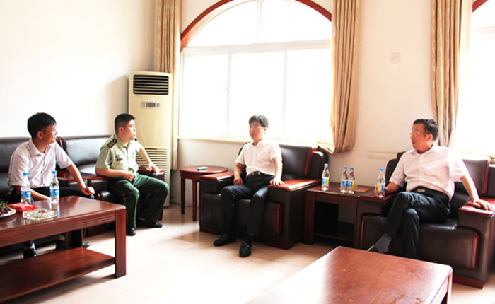 民權(quán)高新區(qū)“八一”慰問消防官兵 民權(quán)高新區(qū)“八一”慰問消防官兵