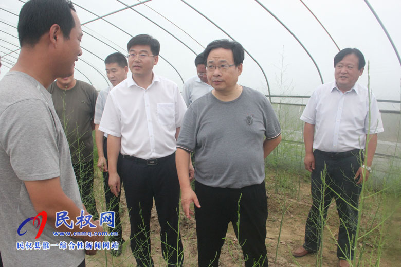 副市長張家明深入我縣調(diào)研扶貧產(chǎn)業(yè)發(fā)展情況 副市長張家明深入我縣調(diào)研扶貧產(chǎn)業(yè)發(fā)展情況