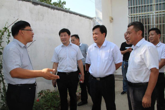 全縣改廁工作現(xiàn)場(chǎng)會(huì)在花園鄉(xiāng)召開(kāi) 全縣改廁工作現(xiàn)場(chǎng)會(huì)在花園鄉(xiāng)召開(kāi)