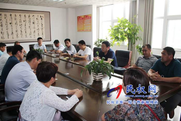 我縣各單位、各鄉(xiāng)鎮(zhèn)（街道辦）迅速傳達(dá)貫徹全縣全面提升脫貧攻堅(jiān)質(zhì)量決戰(zhàn)決