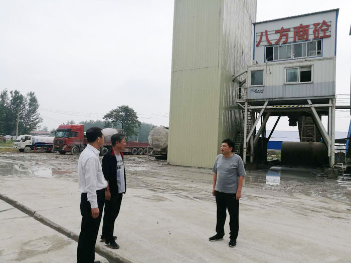 副縣長陳進(jìn)領(lǐng)調(diào)研農(nóng)村公路建設(shè) 副縣長陳進(jìn)領(lǐng)調(diào)研農(nóng)村公路建設(shè)