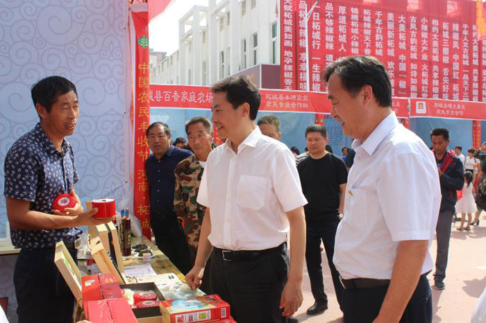 民權(quán)縣參加商丘(柘城)分會場舉辦的“河南省首屆中國農(nóng)民豐收節(jié)” 民權(quán)縣參加商丘(柘城)分會場舉辦的“河南省首屆中國農(nóng)民豐收節(jié)”