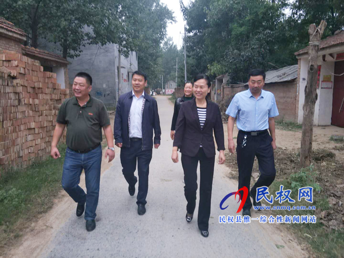 市安監(jiān)局深入民權(quán)縣調(diào)研指導(dǎo)縣安全監(jiān)管局脫貧攻堅工作 市安監(jiān)局深入民權(quán)縣調(diào)研指導(dǎo)縣安全監(jiān)管局脫貧攻堅工作