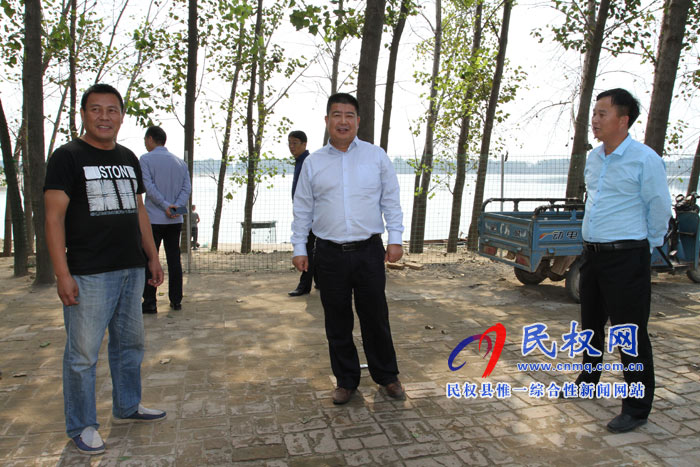 副縣長張士彬查看飲用水水源地拆遷進度整改情況 副縣長張士彬查看飲用水水源地拆遷進度整改情況