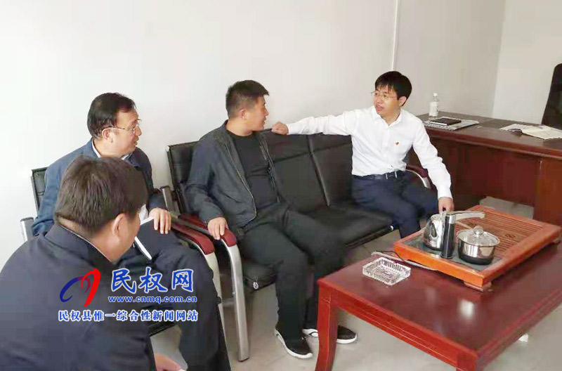 縣高新區(qū)常務(wù)副主任張愛軍到南華辦事處開展“三五”基層工作日活動(dòng) 縣高新區(qū)常務(wù)副主任張愛軍到南華辦事處開展“三五”基層工作日活動(dòng)