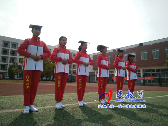 青年志愿者爭分奪秒訓(xùn)練 最美姿態(tài)迎接“糧博會” 青年志愿者爭分奪秒訓(xùn)練 最美姿態(tài)迎接“糧博會”