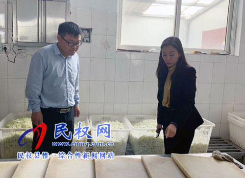 副縣長朱琳到我縣部分鄉(xiāng)鎮(zhèn)小學(xué)對學(xué)校環(huán)境衛(wèi)生及營養(yǎng)餐進(jìn)行督導(dǎo)暗查 副縣長朱琳到我縣部分鄉(xiāng)鎮(zhèn)小學(xué)對學(xué)校環(huán)境衛(wèi)生及營養(yǎng)餐進(jìn)行督導(dǎo)暗查