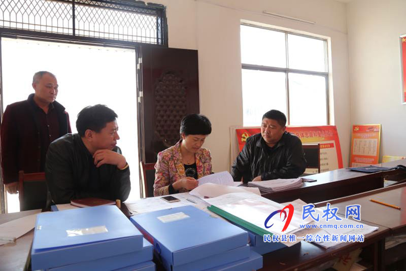 縣人大常委會主任周燕到老顏集鄉(xiāng)督導(dǎo)脫貧攻堅、人居環(huán)境衛(wèi)生整治等工作