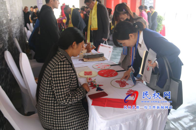 民權(quán)縣組織非遺傳承人參加華商節(jié)非遺展示活動(dòng) 民權(quán)縣組織非遺傳承人參加華商節(jié)非遺展示活動(dòng)