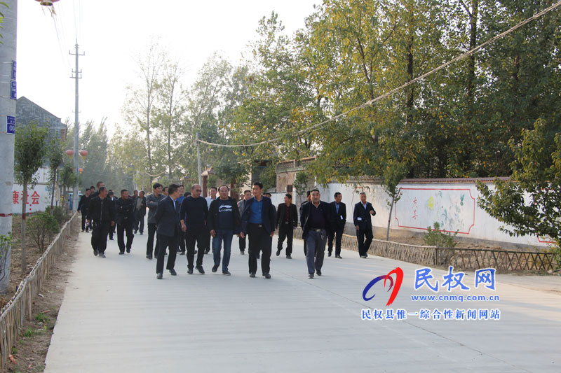 褚廟鄉(xiāng):觀摩找差距 點評促成效 褚廟鄉(xiāng):觀摩找差距 點評促成效