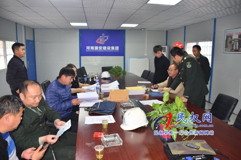 市人防辦聯(lián)合工商質(zhì)監(jiān)、住建局對(duì)民權(quán)縣人防工程建設(shè)質(zhì)量進(jìn)行檢查