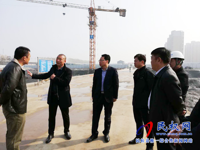 縣委常委、常務(wù)副縣長(zhǎng)李啟峰調(diào)研指導(dǎo)安置房建設(shè)工作