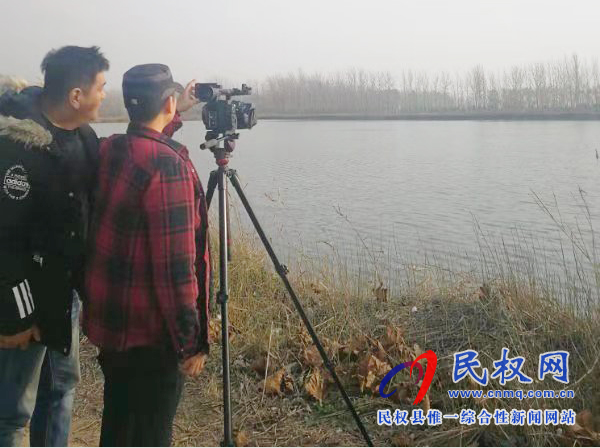 中央電視臺(tái)新聞?lì)l道到我縣錄制青頭潛鴨 中央電視臺(tái)新聞?lì)l道到我縣錄制青頭潛鴨