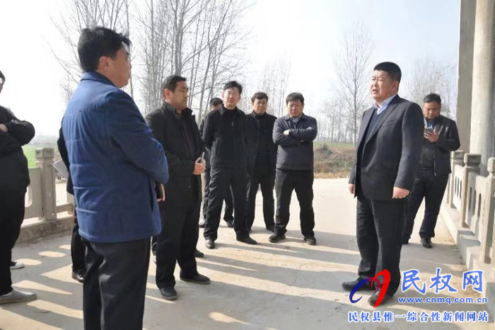 副縣長張士彬察看水環(huán)境綜合治理工作 副縣長張士彬察看水環(huán)境綜合治理工作