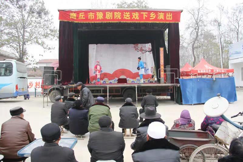 北關(guān)鎮(zhèn)：村頭唱大戲，百姓歡樂多