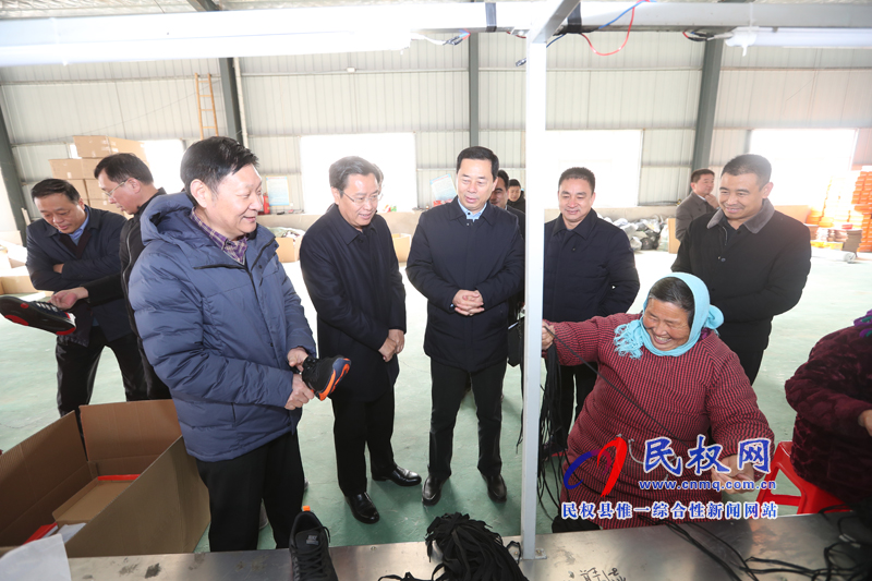 商丘市衛(wèi)生計生委主任張樹仁一行到我縣調(diào)研指導脫貧攻堅工作 商丘市衛(wèi)生計生委主任張樹仁一行到我縣調(diào)研指導脫貧攻堅工作