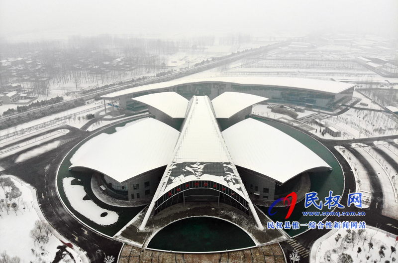 我縣今冬的第一場(chǎng)雪飄然而至 我縣今冬的第一場(chǎng)雪飄然而至