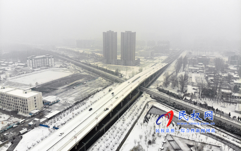 我縣今冬的第一場(chǎng)雪飄然而至 我縣今冬的第一場(chǎng)雪飄然而至