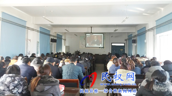 我縣各鄉(xiāng)鎮(zhèn)（街道辦）、縣直各單位認真組織全體干部集中收聽收看慶祝改革開放40周年大會