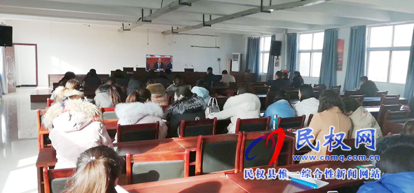 我縣各鄉(xiāng)鎮(zhèn)（街道辦）、縣直各單位認真組織全體干部集中收聽收看慶祝改革開放40周年大會