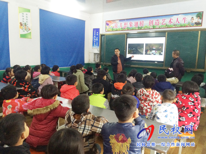 花園鄉(xiāng)團委積極開展消防安全宣傳活動 花園鄉(xiāng)團委積極開展消防安全宣傳活動
