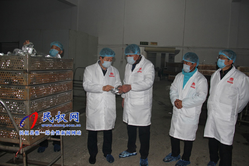 縣領(lǐng)導(dǎo)陳鴻志檢查我縣食品生產(chǎn)企業(yè)安全生產(chǎn)工作 縣領(lǐng)導(dǎo)陳鴻志檢查我縣食品生產(chǎn)企業(yè)安全生產(chǎn)工作