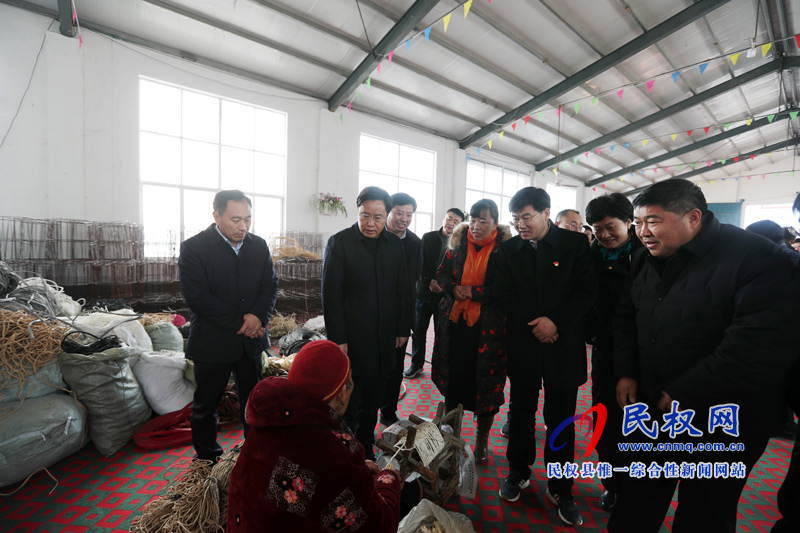 我縣開展2018年下半年鄉(xiāng)鎮(zhèn)(街道)重點工作巡查觀摩活動 我縣開展2018年下半年鄉(xiāng)鎮(zhèn)(街道)重點工作巡查觀摩活動
