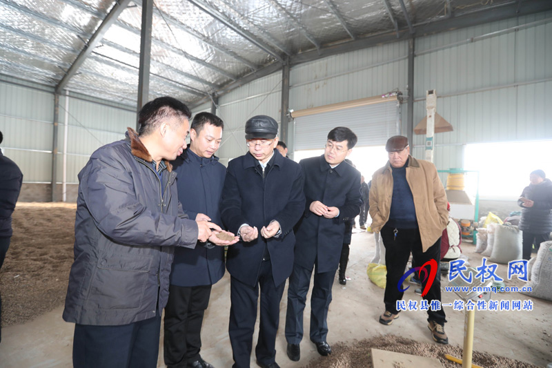 科技部農(nóng)村司副司長蔣丹平蒞民調(diào)研油莎豆產(chǎn)業(yè)發(fā)展情況 科技部農(nóng)村司副司長蔣丹平蒞民調(diào)研油莎豆產(chǎn)業(yè)發(fā)展情況
