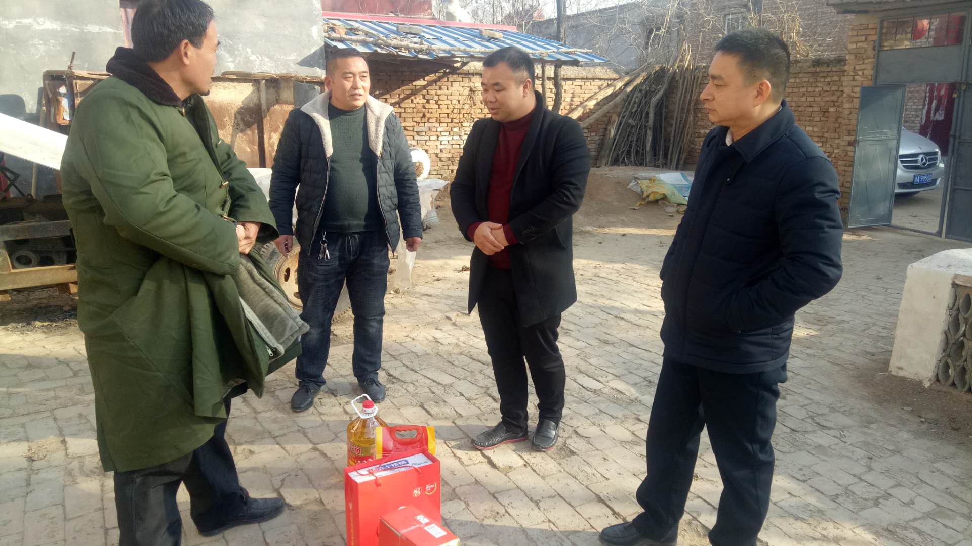 豐之茂氣體項目負責人到北關(guān)鎮(zhèn)慰問貧困戶 豐之茂氣體項目負責人到北關(guān)鎮(zhèn)慰問貧困戶