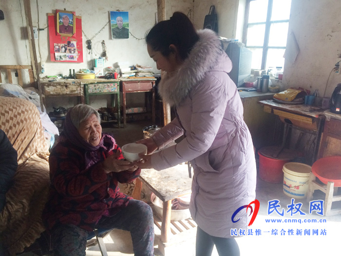謝丹華:孝心感動鄉(xiāng)鄰 謝丹華:孝心感動鄉(xiāng)鄰