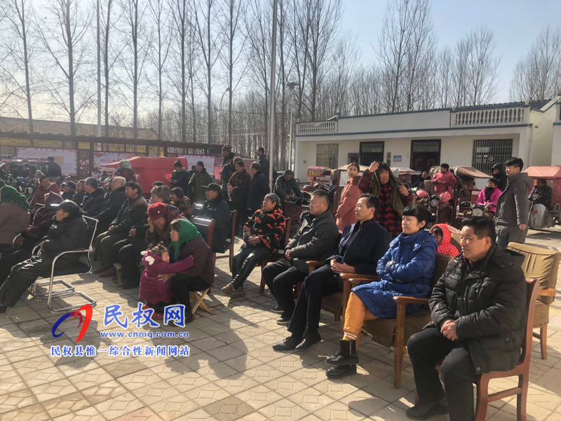 河南省話劇藝術(shù)中心“紅色文藝輕騎兵”新春走基層慰問演出活動走進野崗鎮(zhèn) 河南省話劇藝術(shù)中心“紅色文藝輕騎兵”新春走基層慰問演出活動走進野崗鎮(zhèn)