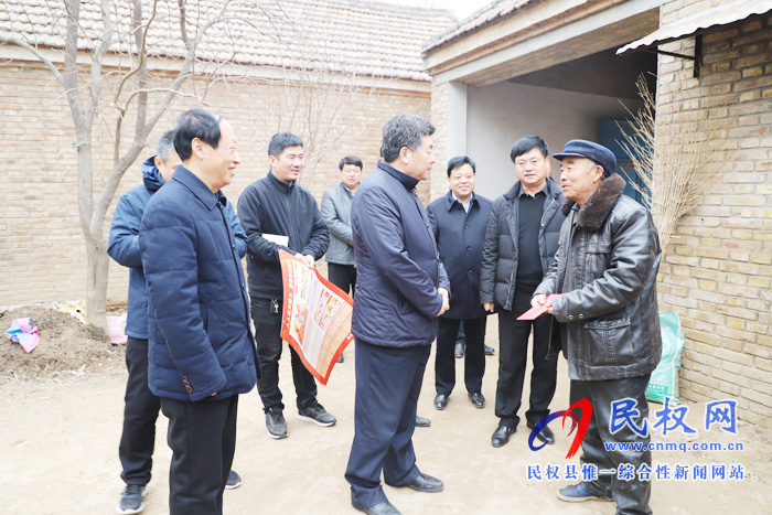 市人大常委會常務(wù)副主任、市總工會主席劉沛到白云寺鎮(zhèn)開展“三五”基層工作日活動