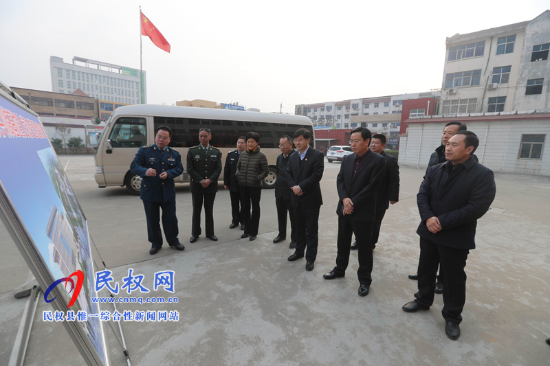 縣四大家領(lǐng)導(dǎo)走訪慰問武警官兵 縣四大家領(lǐng)導(dǎo)走訪慰問武警官兵