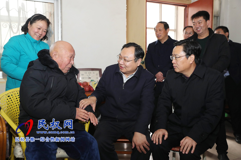 市委常委、常務(wù)副市長(zhǎng)吳祖明到我縣慰問困難黨員、優(yōu)撫對(duì)象、困難勞模
