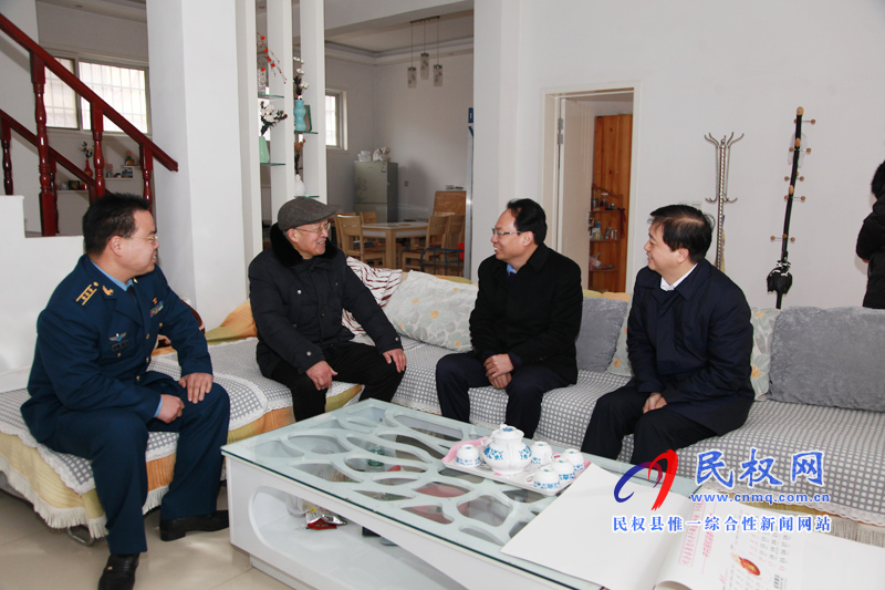 春節(jié)前夕:縣四家領(lǐng)導(dǎo)看望慰問縣級老干部 春節(jié)前夕:縣四家領(lǐng)導(dǎo)看望慰問縣級老干部