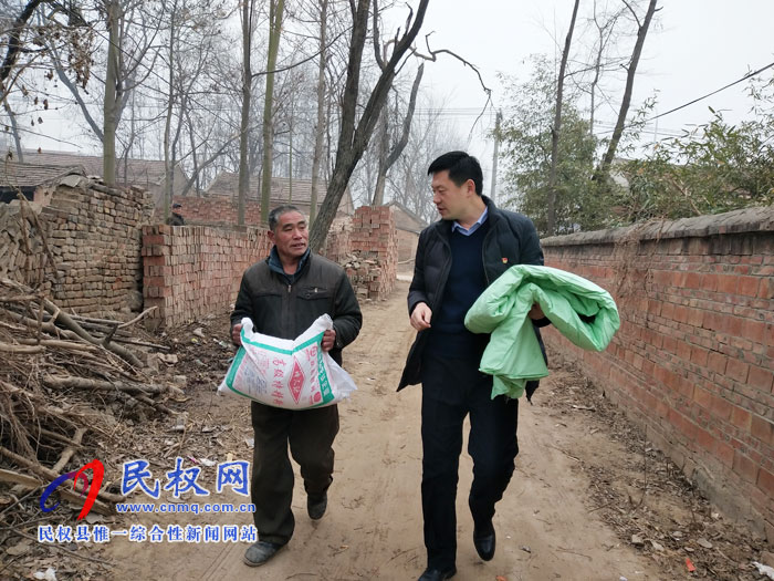 縣委宣傳部副部長李忠強到野崗鎮(zhèn)迎新春走基層看望慰問特困戶 縣委宣傳部副部長李忠強到野崗鎮(zhèn)迎新春走基層看望慰問特困戶
