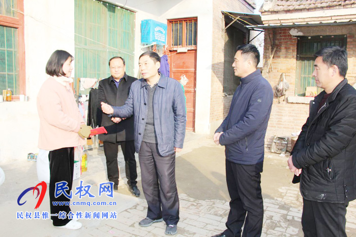 縣委常委、組織部長何玉明到褚廟鄉(xiāng)走訪慰問春蕾女童