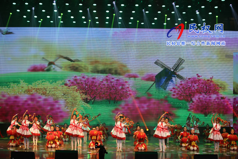 筑夢(mèng)春天 舞動(dòng)民權(quán)——2019年民權(quán)春節(jié)聯(lián)歡晚會(huì)精彩上演 筑夢(mèng)春天 舞動(dòng)民權(quán)——2019年民權(quán)春節(jié)聯(lián)歡晚會(huì)精彩上演