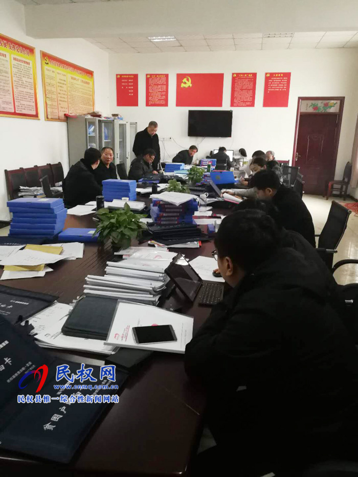 民權(quán)法院院長深入扶貧點督導(dǎo)脫貧攻堅工作 民權(quán)法院院長深入扶貧點督導(dǎo)脫貧攻堅工作