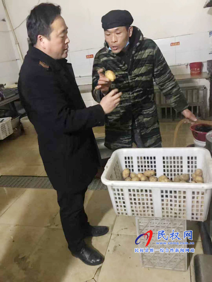 縣食藥監(jiān)局開展春季學(xué)校食堂及其周邊食品安全檢查