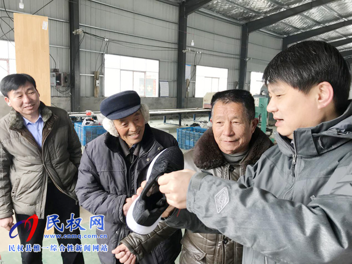 縣審計(jì)局:扶貧小車間 致富大門路 縣審計(jì)局:扶貧小車間 致富大門路