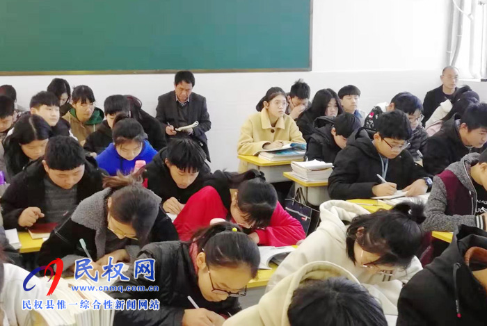 民族學(xué)校扎實(shí)開展人人一節(jié)課聽課、評課教研活動