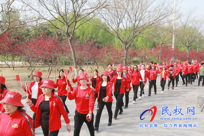 民權(quán):一場快閃演繹“我和我的祖國” 民權(quán):一場快閃演繹“我和我的祖國”