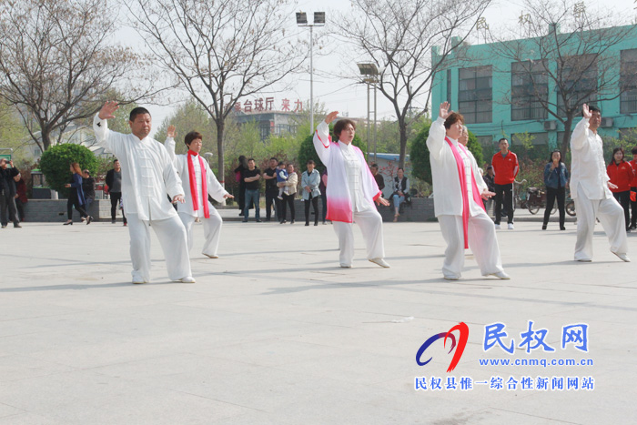民權(quán):一場快閃演繹“我和我的祖國” 民權(quán):一場快閃演繹“我和我的祖國”
