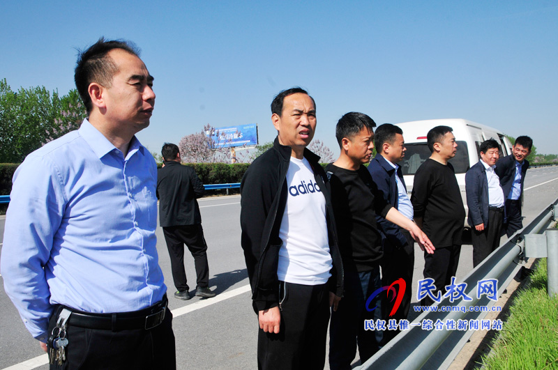 縣領(lǐng)導(dǎo)韓德勇實(shí)地調(diào)研國(guó)土綠化工作 縣領(lǐng)導(dǎo)韓德勇實(shí)地調(diào)研國(guó)土綠化工作