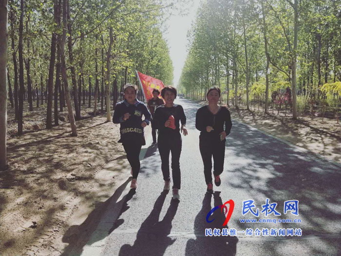 申甘林帶徒步行?強(qiáng)身健體愉身心 申甘林帶徒步行?強(qiáng)身健體愉身心