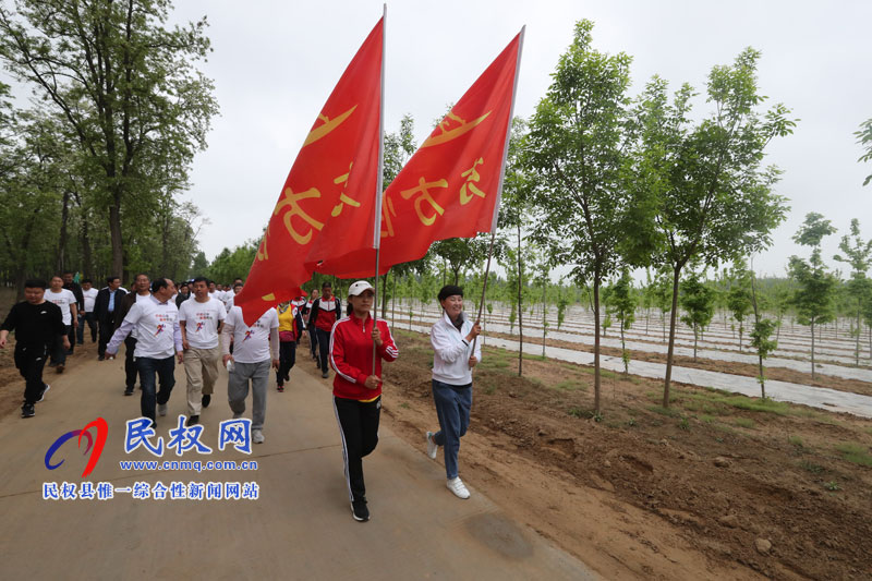 “多彩槐林?魅力民權(quán)”彩虹跑激情“開跑” “多彩槐林?魅力民權(quán)”彩虹跑激情“開跑”