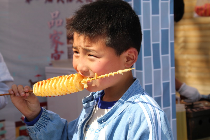 花園鄉(xiāng)趙洪坡村:賞花海 觀民俗 民俗文化游惹人“醉” 花園鄉(xiāng)趙洪坡村:賞花海 觀民俗 民俗文化游惹人“醉”