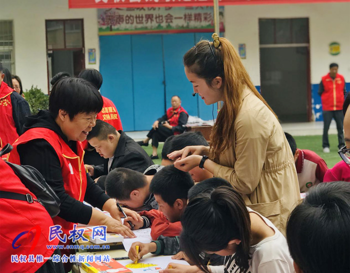 志愿者在行動 自強筑夢 助殘共享 志愿者在行動 自強筑夢 助殘共享