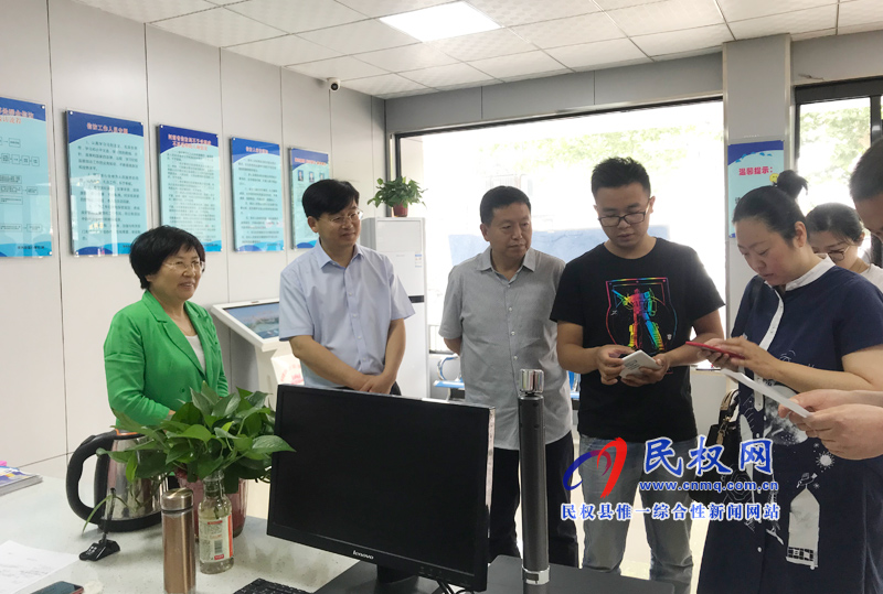 市統(tǒng)計局黨組書記、局長王偉岸到我縣檢查第四次全國經(jīng)濟(jì)普查數(shù)據(jù)